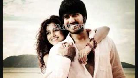 Aaradha Kobamillai Song Poster