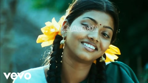 Chinnan Sirusu Song Poster