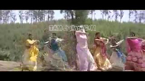 En Veetu Thottathil Song Poster